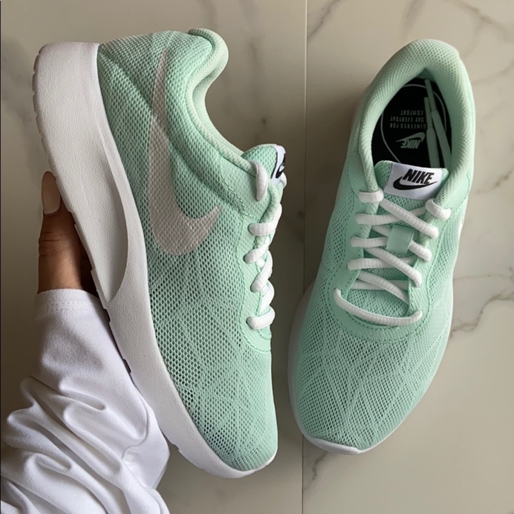 NWT Nike tanjun special edition - Picture 2 of 7